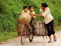 Nhọc nhằn làm mẹ đơn thân