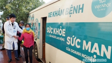 Người d&#226;n Hưng Y&#234;n phấn khởi v&#236; được kh&#225;m, tầm so&#225;t ung thư phổi miễn ph&#237;
