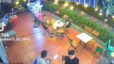 Đang uống cà phê, người đàn ông bất ngờ 'nhận lộc từ trên trời rơi xuống'