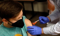 Bộ Y tế: Các địa phương căn cứ tình hình dịch và nguồn vaccine COVID-19 để tiêm cho trẻ từ 12-17 tuổi