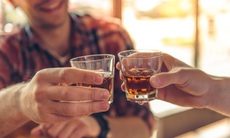 Uống rượu đã hại, kết hợp thêm 5 hành vi này sau khi uống rượu càng dễ gây đột tử 