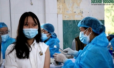 Thừa Thiên Huế ngày đầu tiêm vaccine phòng COVID-19 cho học sinh