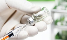 Nguy cơ tử vong do COVID-19 tăng 14 lần nếu không tiêm vaccine