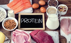 Có nên bổ sung quá nhiều protein để tăng cường cơ bắp khi tập thể hình?