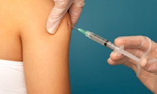 Bị viêm ruột mạn tính có được tiêm vaccine COVID-19?