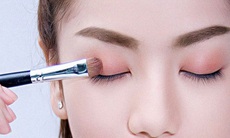 5 bước trang điểm mắt đẹp chuẩn sao Hàn