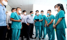 Thủ tướng Chính phủ thị sát BV tuyến cuối điều trị người bệnh COVID-19 tại Hà Nội 