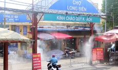 [Ảnh] Chợ Long Biên vắng lặng sau phong tỏa vì có ca COVID-19