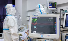 Phóng viên ảnh kể chuyện theo chân 'bác sĩ 91' ở Bệnh viện Hồi sức COVID-19