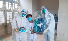 Thư Sài Gòn (số 12): Bánh kem sinh nhật "siêu nhân 9 tuổi" F0 tại bệnh viện dã chiến