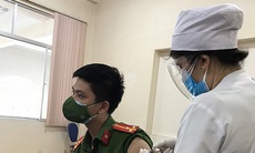 Tình nguyện viên tại điểm tiêm chủng nhiễm SARS-CoV-2, gần 1.000 người liên quan âm tính