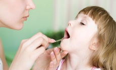 Viêm họng, viêm amidan ở trẻ và biện pháp điều trị