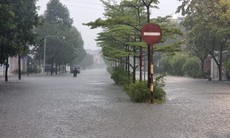 Thừa Thiên Huế mưa lớn, nhiều nơi ngập lụt, di dời hàng nghìn hộ dân