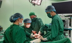 Phẫu thuật nội soi điều trị 6 mặt bệnh sàn chậu trở thành thường quy tại Bệnh viện đa khoa TP Vinh