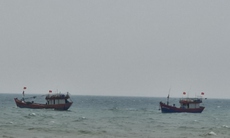 Khẩn trương ứng cứu tàu cá cùng 12 ngư dân gặp nạn trên biển Quảng Bình