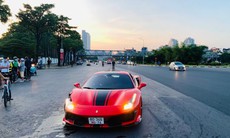 Siêu xe Ferrari 488 va chạm với xe máy khiến một người tử vong