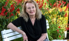 Nhà văn Annie Ernaux giành giải Nobel Văn học 2022