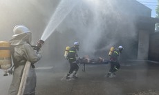 Giải cứu 20 công nhân mắc kẹt trong vụ cháy giả định tại làng nghề ở ngoại thành Hà Nội