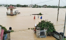 Áp thấp nhiệt đới trên biển Đông sắp gây mưa lớn cho miền Trung