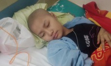 Mẹ nghèo khóc nghẹn khi con gái mắc ung thư xương, con trai bị tai nạn giao thông