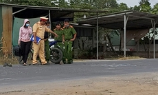 Người phụ nữ mang thai đi bộ sang đường bị xe máy tông tử vong