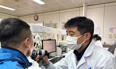Nam thanh niên bị hoại tử da mũi, trán sau tiêm filler nâng mũi