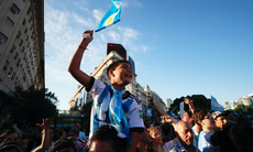 Vô địch World Cup, người dân Argentina đổ ra đường ăn mừng chiến thắng