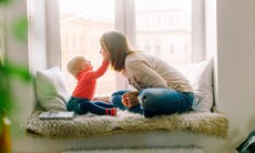 Trẻ ốm nhiều vào mùa lạnh: Mẹ nắm tuyệt chiêu "nâng cấp" đề kháng cho con