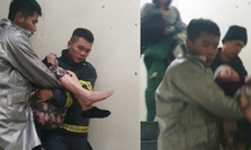 Cứu 11 người thoát khỏi đám cháy chung cư ở Hà Nội