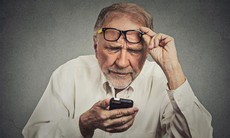 Lão thị ngoài đeo kính thì có thể chữa được bằng phương pháp nào?