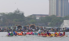 Sông Hương 'dậy sóng' trong ngày hội đua ghe truyền thống TP Huế