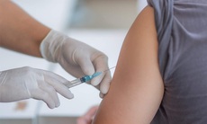 Nên ăn gì, kiêng gì trước và sau khi tiêm nhắc lại vaccine COVID-19?