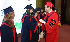 Trao bằng tốt nghiệp cho 446 sinh viên Cao đẳng Y tế Bạch Mai