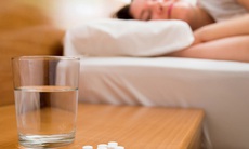 Cảnh báo rủi ro khi lạm dụng melatonin trị mất ngủ 