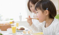 Chuyên gia nhi khoa: Cần chú trọng chế độ dinh dưỡng cho trẻ, nhất là trẻ từng bị COVID-19 