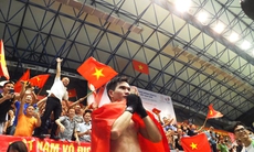 Được CĐV 'tiếp lửa' Đội tuyển kickboxing Việt Nam xuất sắc giành 5 Huy chương Vàng lúc nửa đêm