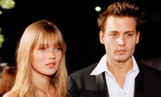Johnny Depp chia tay Kate Moss vì tham công tiếc việc