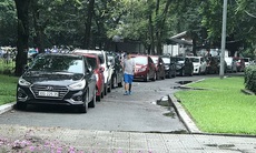 Hà Nội: Ngang nhiên 'xẻ thịt' công viên Thống Nhất làm bãi giữ xe?