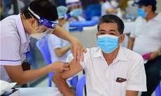 Bộ Y tế tiếp tục 'thúc' các tỉnh, thành đẩy mạnh tiêm vaccine phòng COVID-19 mũi 3, mũi 4 và tiêm cho trẻ.