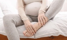 Phù chân khi mang thai và cách khắc phục