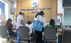 Nhức mỏi mắt, nhìn mờ, đeo kính thấy rõ hơn nhưng không phải…cận thị!