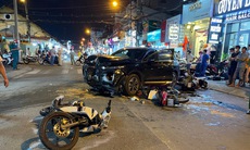 TP. HCM: "Xe điên" tông xe máy nằm la liệt trên đường, 4 người bị thương nặng