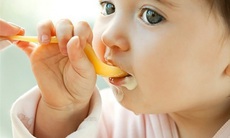 Các yếu tố làm tăng nguy cơ gây dị ứng thức ăn ở trẻ mà cha mẹ cần biết