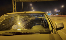Ô tô bị barie đập vỡ kính lái khi qua trạm thu phí không dừng cao tốc Hà Nội - Hải Phòng