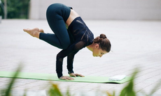 Hướng dẫn 5 tư thế yoga nâng cao để tăng cường sức mạnh 