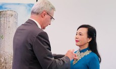 Nguyên Bộ trưởng Bộ Y tế Nguyễn Thị Kim Tiến nhận Huân chương Bắc Đẩu Bội tinh lần thứ 2 do Nhà nước Pháp trao tặng
