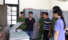 Nghi phạm bạo hành bé trai 3 tuổi rồi nhốt vào tủ cấp đông đối diện khung hình phạt nào?