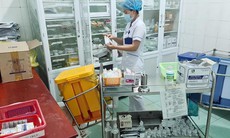 Thiếu vật tư, biệt dược: Phải chuyển mẫu đi nơi khác xét nghiệm, thuốc khác điều trị thay thế