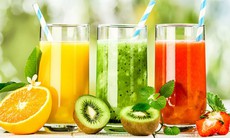 Nước ép trái cây và sinh tố, chọn loại nào khi muốn giảm cân?