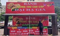 Hậu trung thu, bánh bày bán tràn lan với giá 'siêu rẻ'